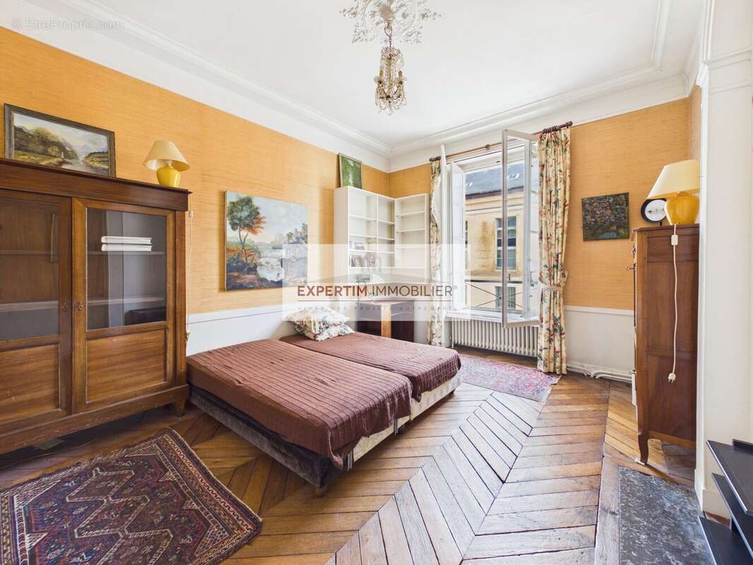 Appartement à VERSAILLES