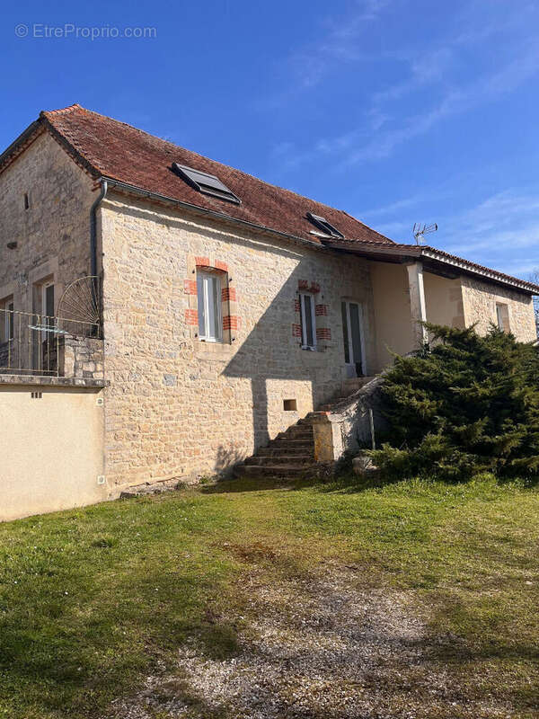 Maison à SAINT-CERNIN