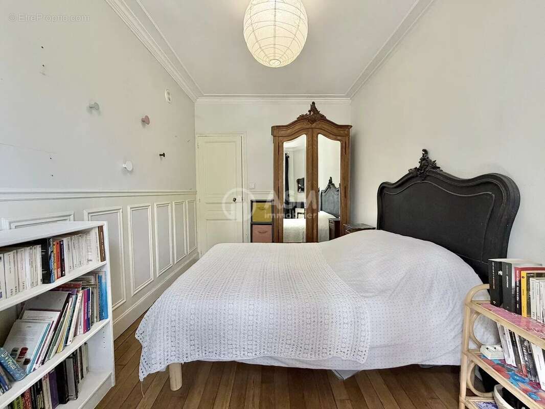 Appartement à COURBEVOIE