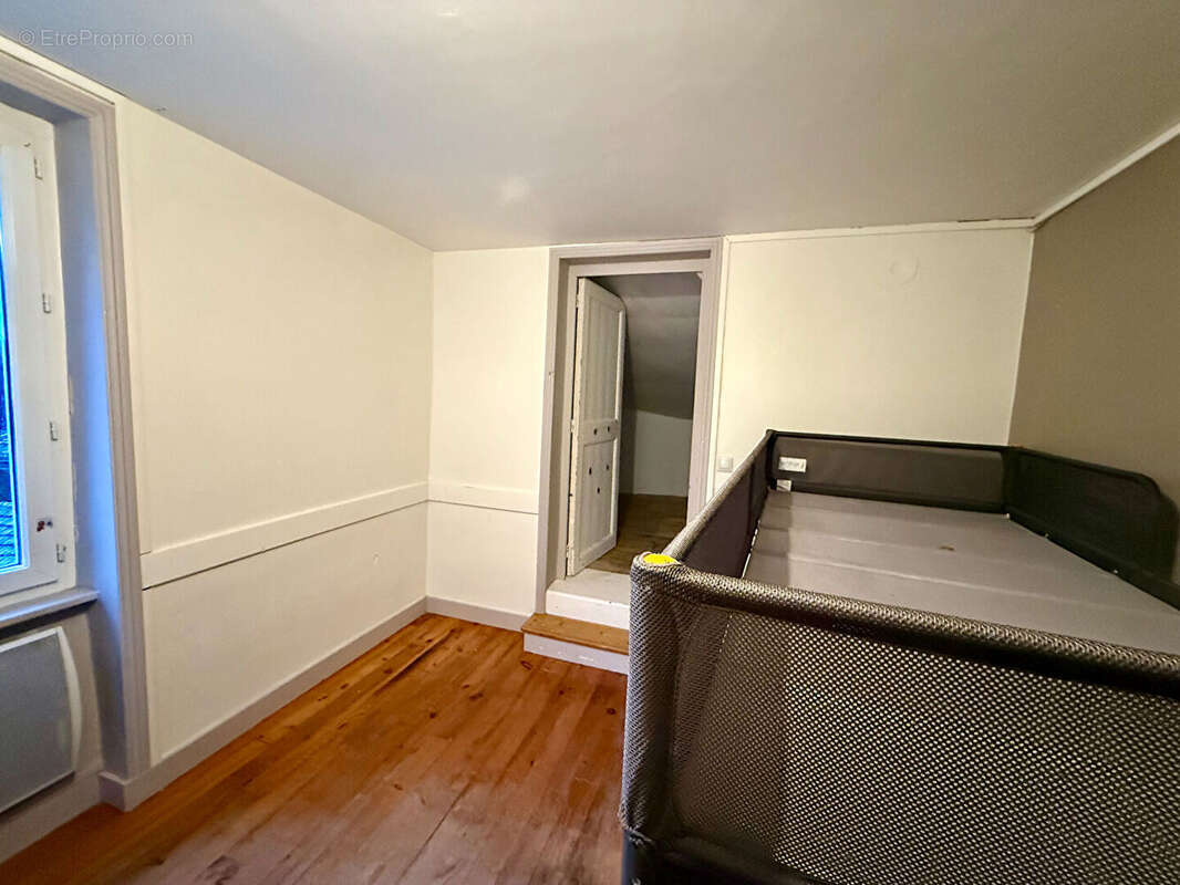 Appartement à AMPLEPUIS