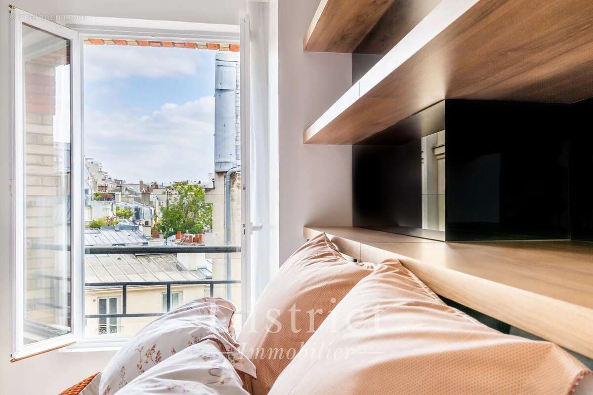 Appartement à PARIS-8E