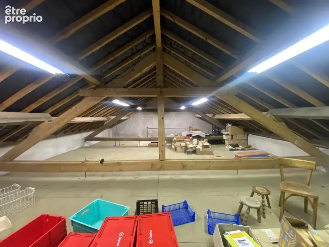 Immeuble de 2 logements avec grange sur 1,5 ha - photo 10