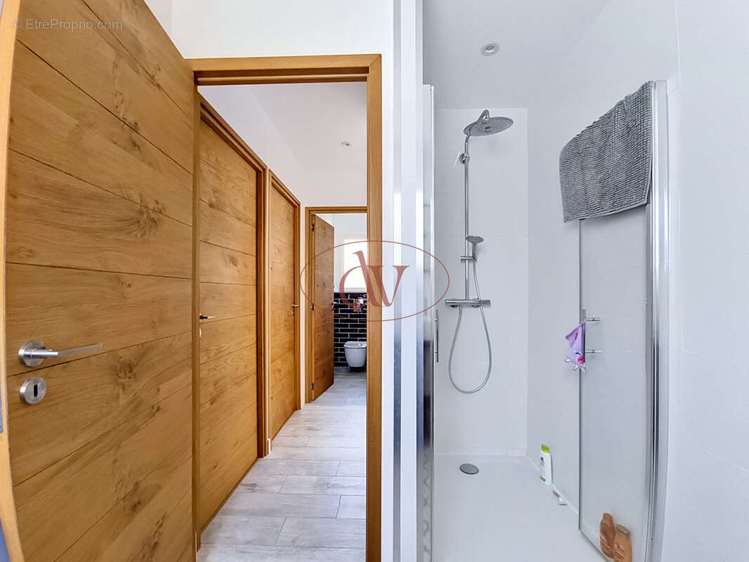 Villa d'Architecte moderne en 3 faces avec piscine - photo 17