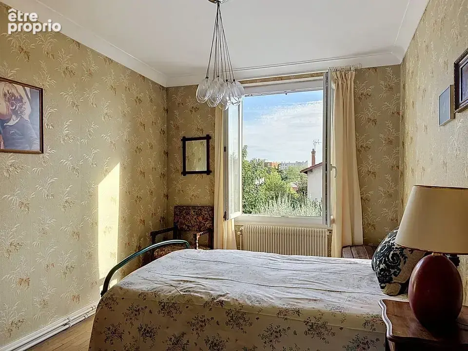 Une maison proche Voie Verte et métro Cuire - photo 14