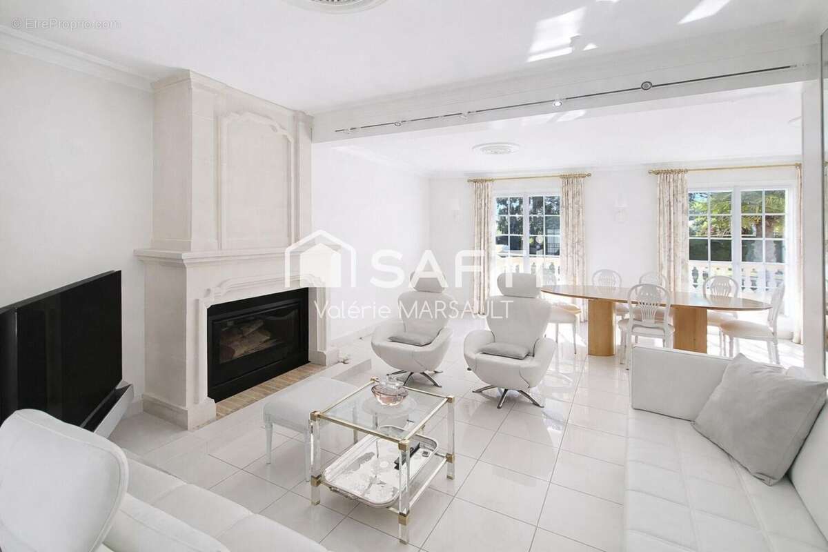 Maison 111 m² à Saint-Roch  - photo 5