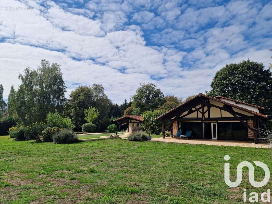 Photo 8 - Maison à UCHACQ-ET-PARENTIS