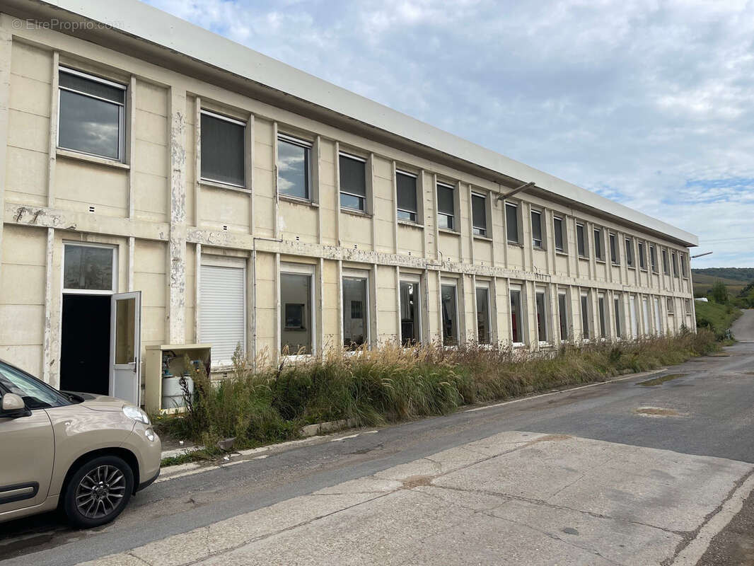 Commerce à CREZANCY