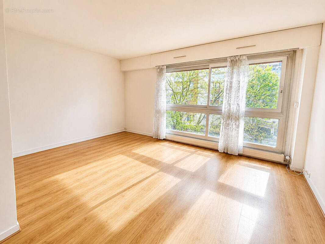 Appartement à PARIS-10E