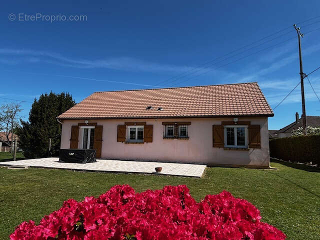 Maison à LA HAYE-MALHERBE