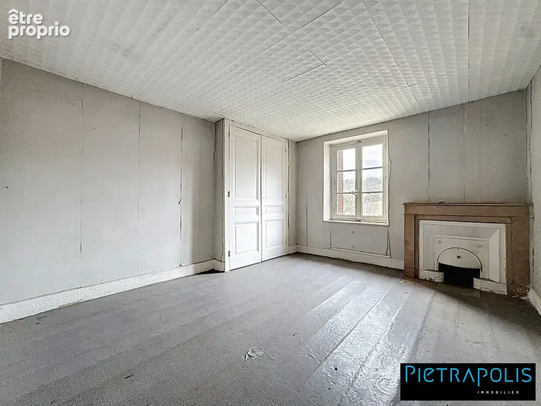 Maison 190 m² à Saint-Genis-Laval  - photo 7