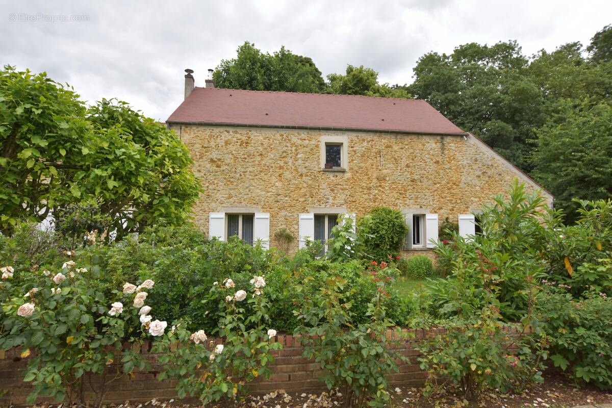 Maison à MOISSY-CRAMAYEL