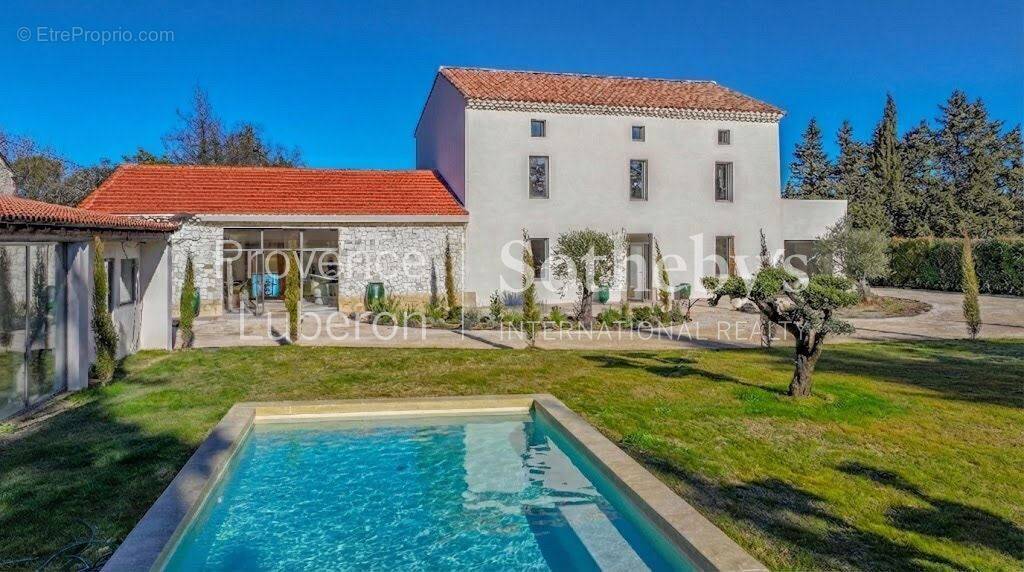 Maison à PERNES-LES-FONTAINES