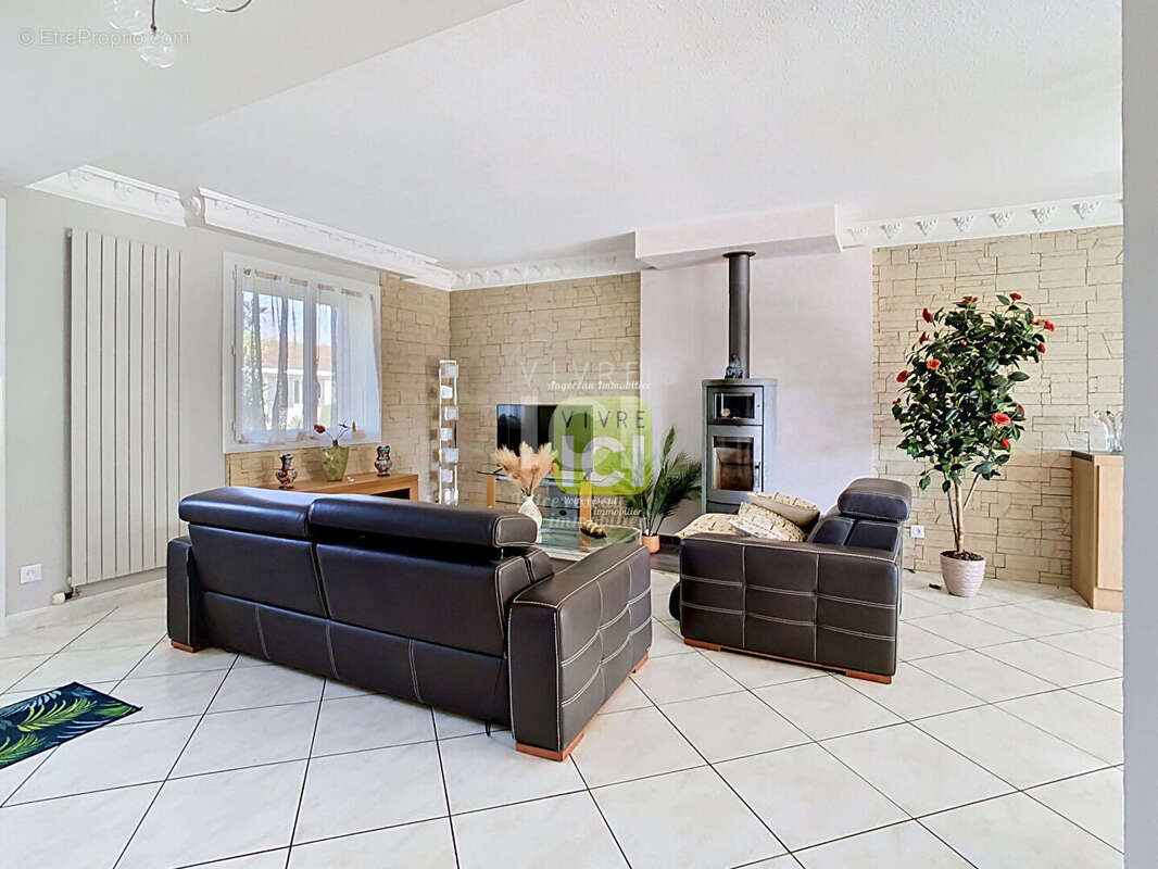 Maison familiale de 125 m² avec piscine chauffée et jardin exotique sans vis-à-vis - photo 4