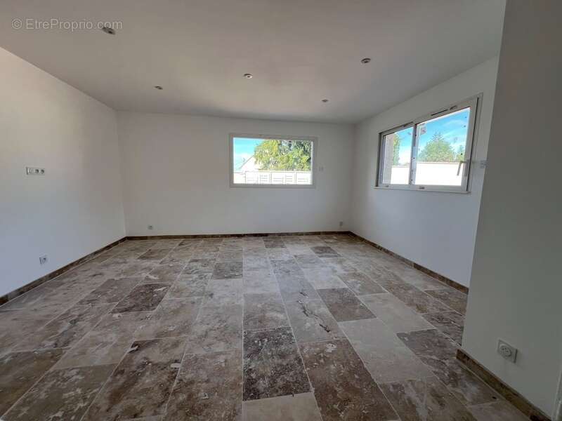 Maison à CHAUFFAILLES