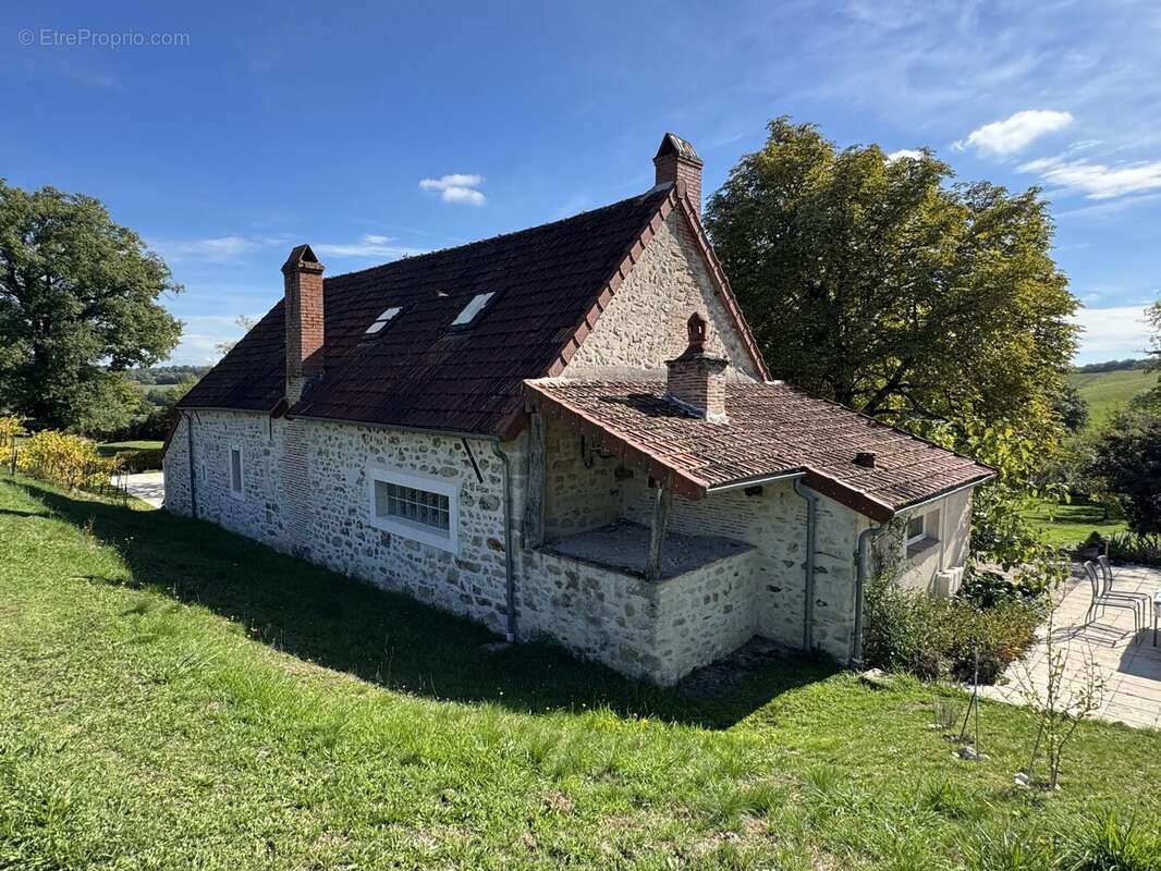 Maison à VICQ-EXEMPLET