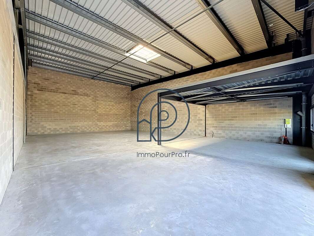 Commerce 223 m² à Erquinghem-Lys  - photo 4
