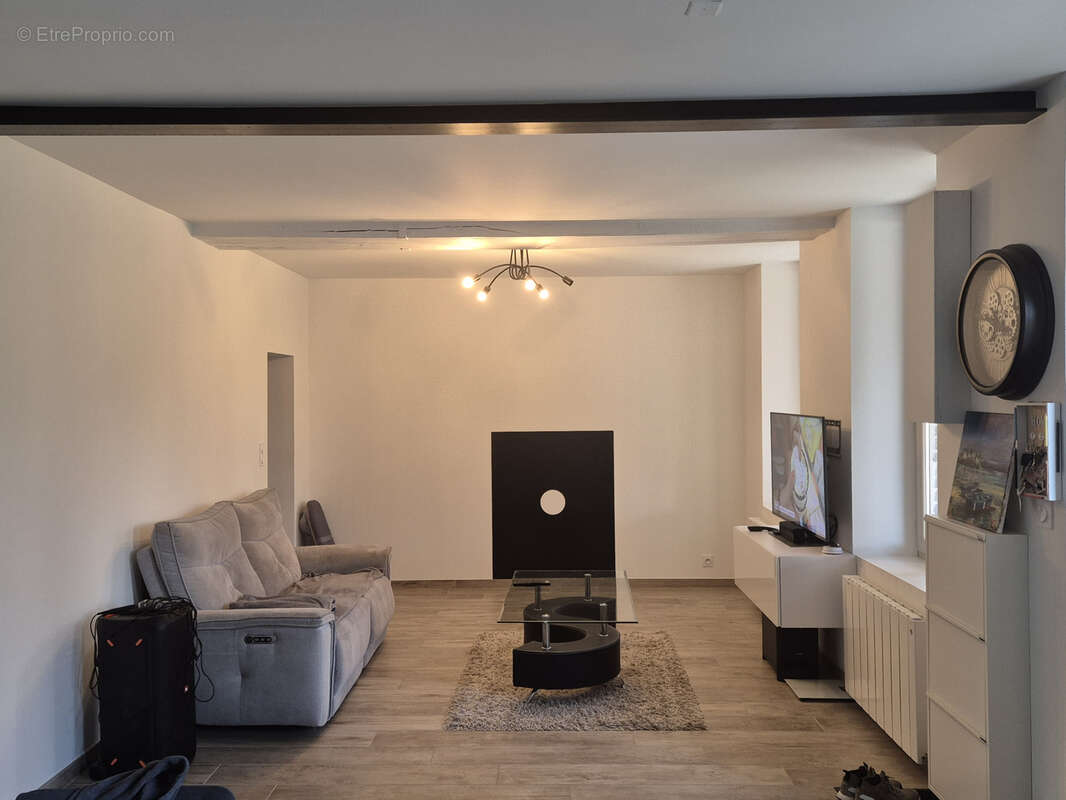 Maison à FLEURY-LA-VALLEE