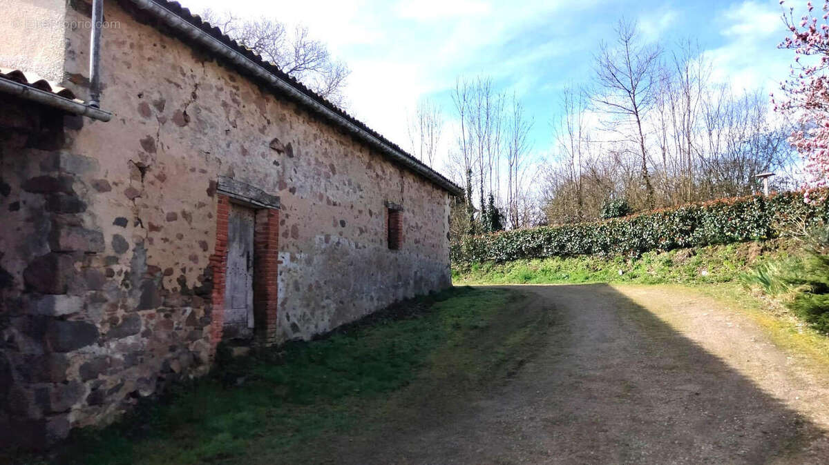GRANGE - Maison à ASNIERES-SUR-BLOUR