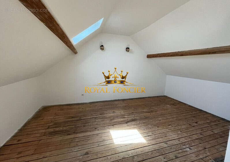 Chambre 3 - Maison à CHATELLERAULT