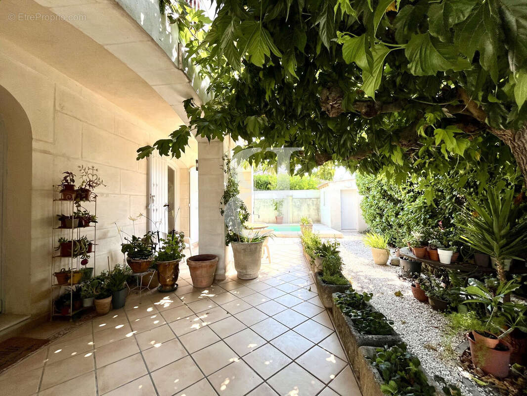 Maison 145 m² à Saint-Remy-De-Provence  - photo 3