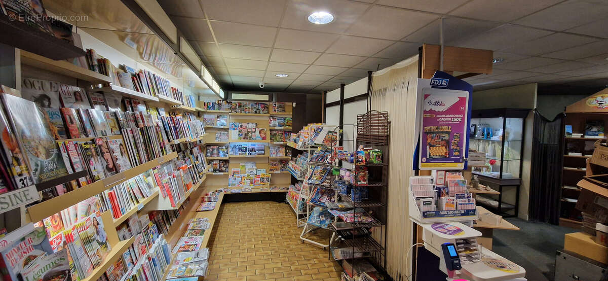 Commerce à COURPIERE