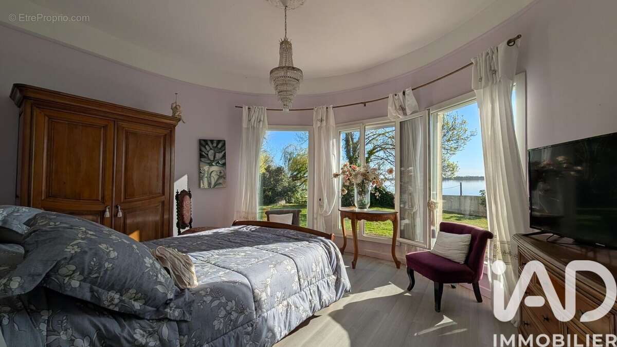 Maison 132 m² à Saint-Louis-De-Montferrand  - photo 9