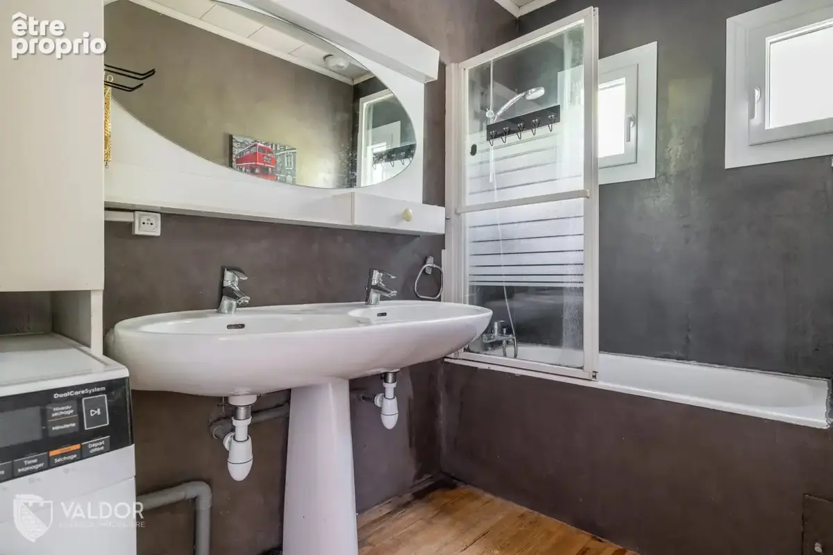 Dardilly – Chalet familial de 7 pièces avec piscine et jardin paysager - photo 16
