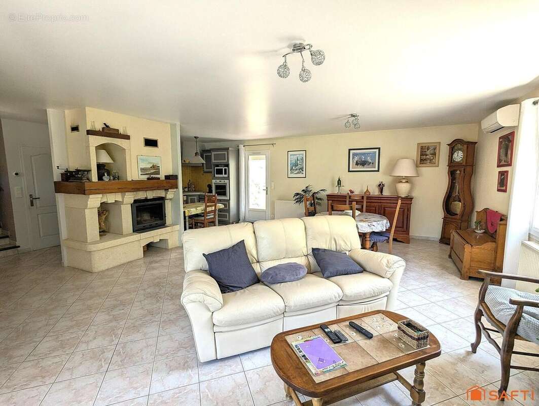 Photo 3 - Maison à COLLIAS