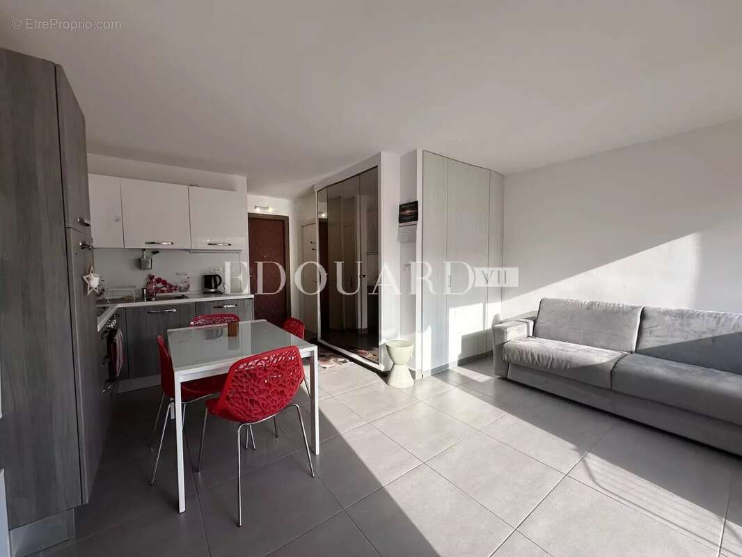 Appartement à ROQUEBRUNE-CAP-MARTIN