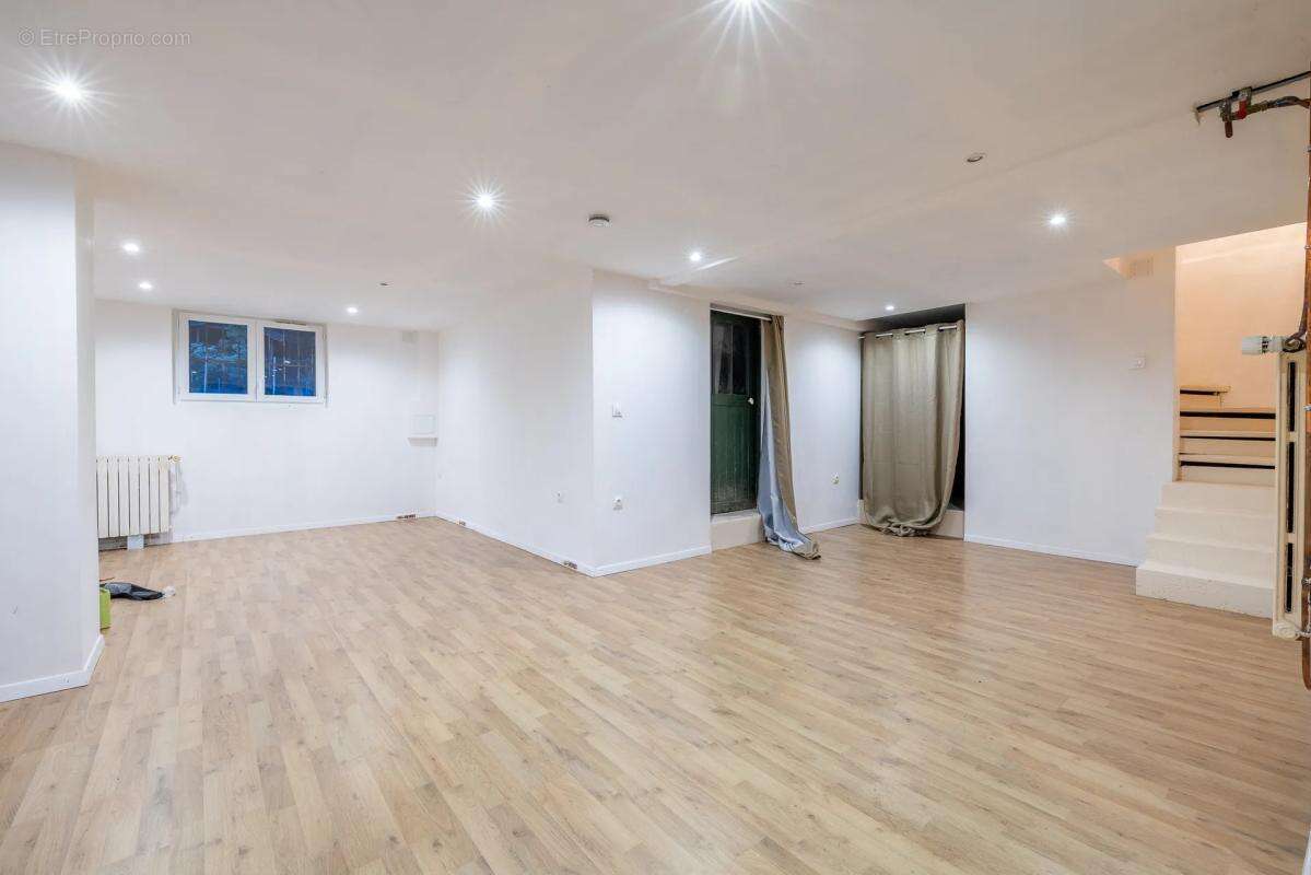 Maison à BURES-SUR-YVETTE