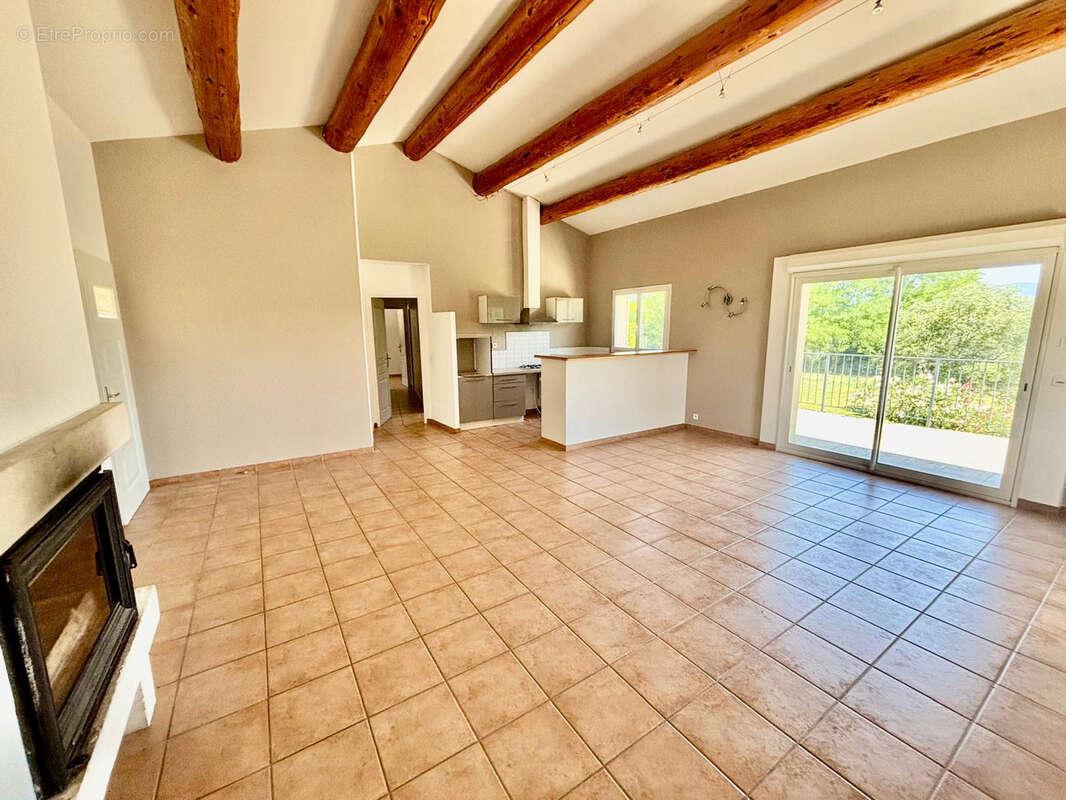 Proche grignan   villa  3  chambres avec grand terrain à colonzelle - photo 3