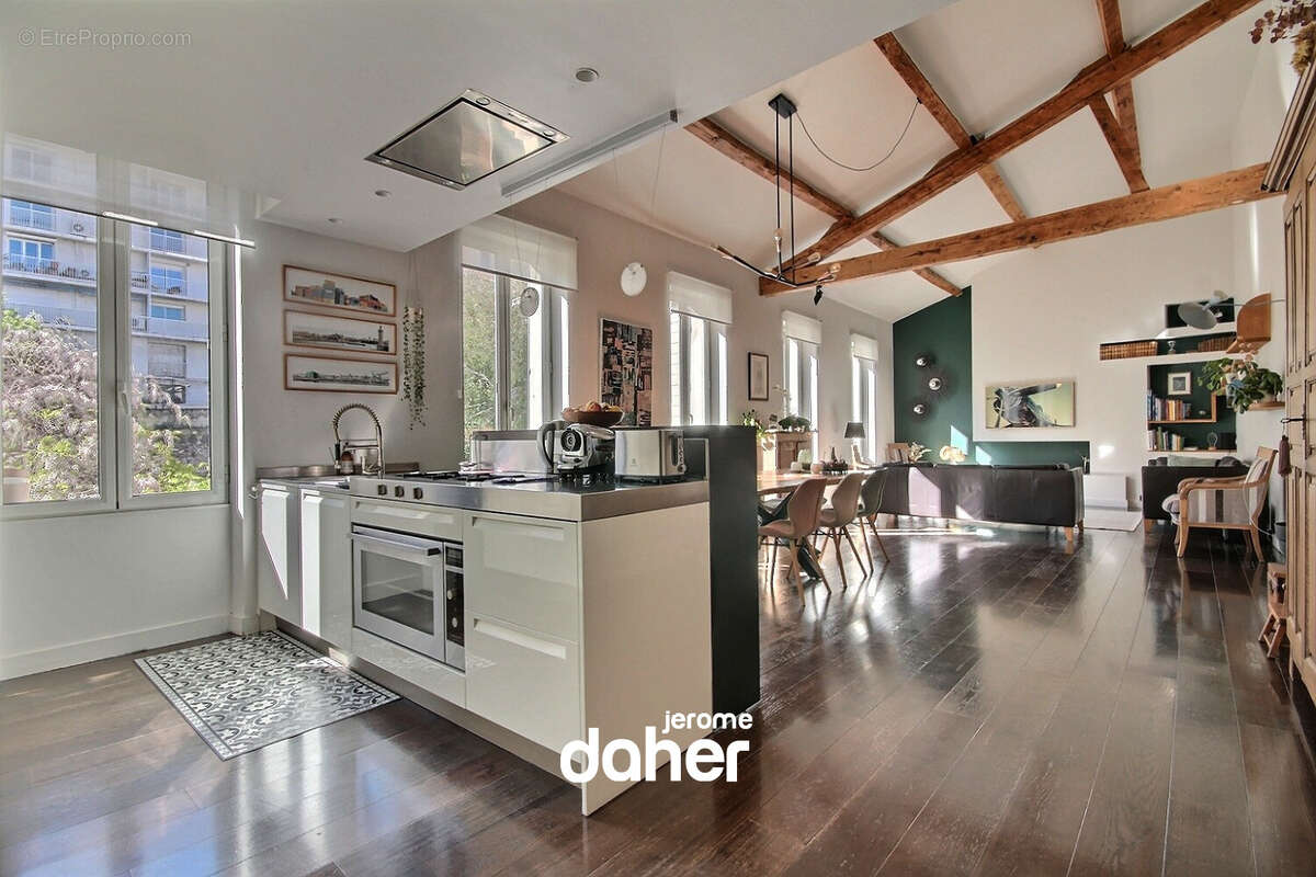 Appartement à MARSEILLE-7E