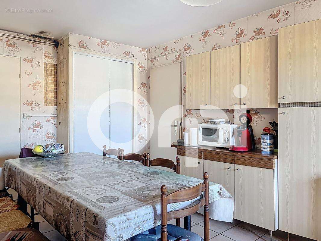 Maison à SAINT-PANTALEON-DE-LARCHE