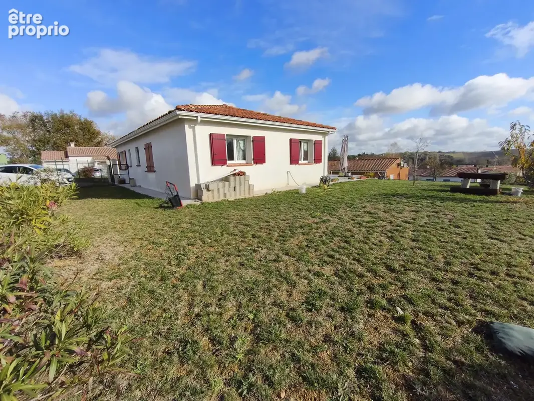 Maison T5 de 124 m2 avec garage et jardin clôturé - photo 2