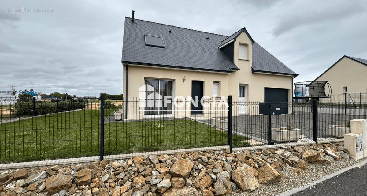 Maison à DOMFRONT-EN-CHAMPAGNE