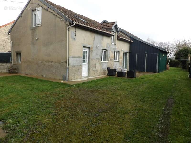 Maison à vendre 10 pièces TREIGNAT (03) - photo 3
