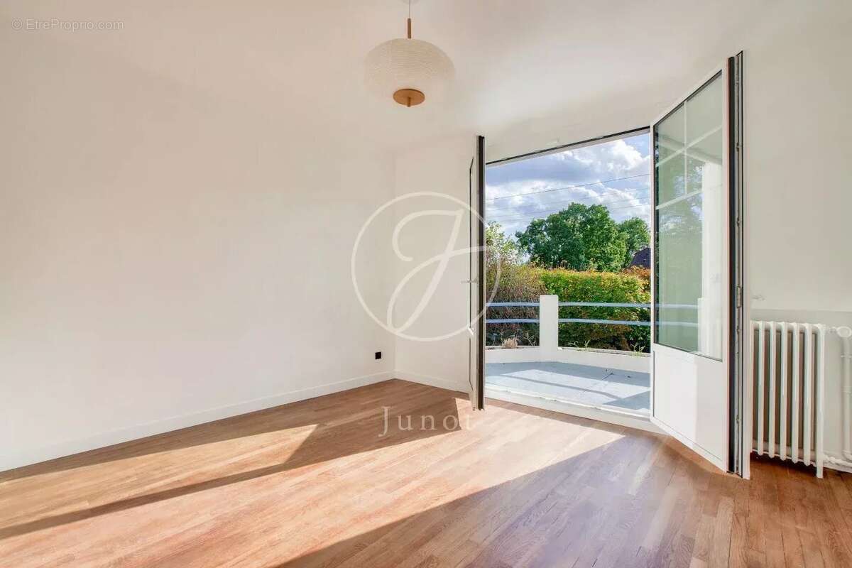 Maison à LE VESINET