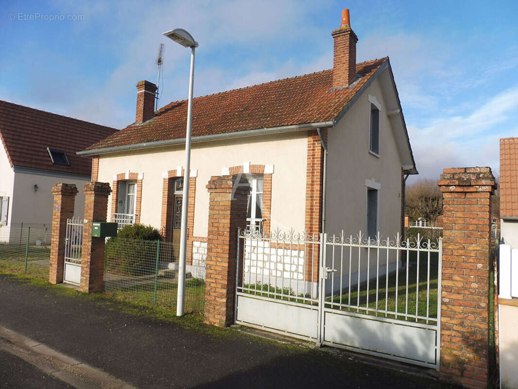 Maison à LAMOTTE-BEUVRON