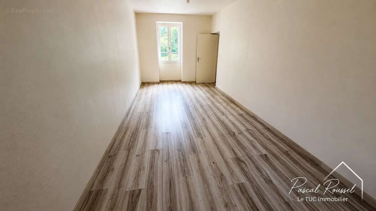LONGERE DE CARACTERE-270 m2-3,5 hectares de bois-Dépendances - photo 7