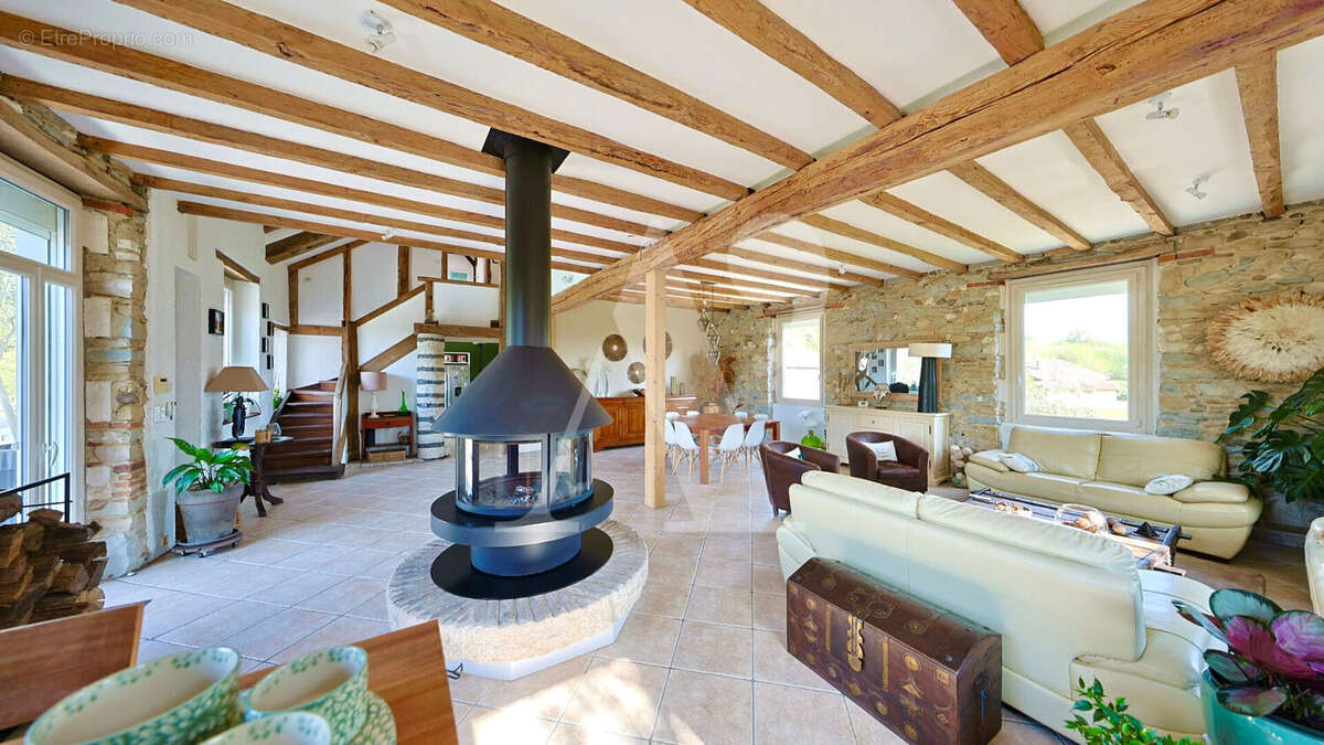 Maison à SAUBUSSE