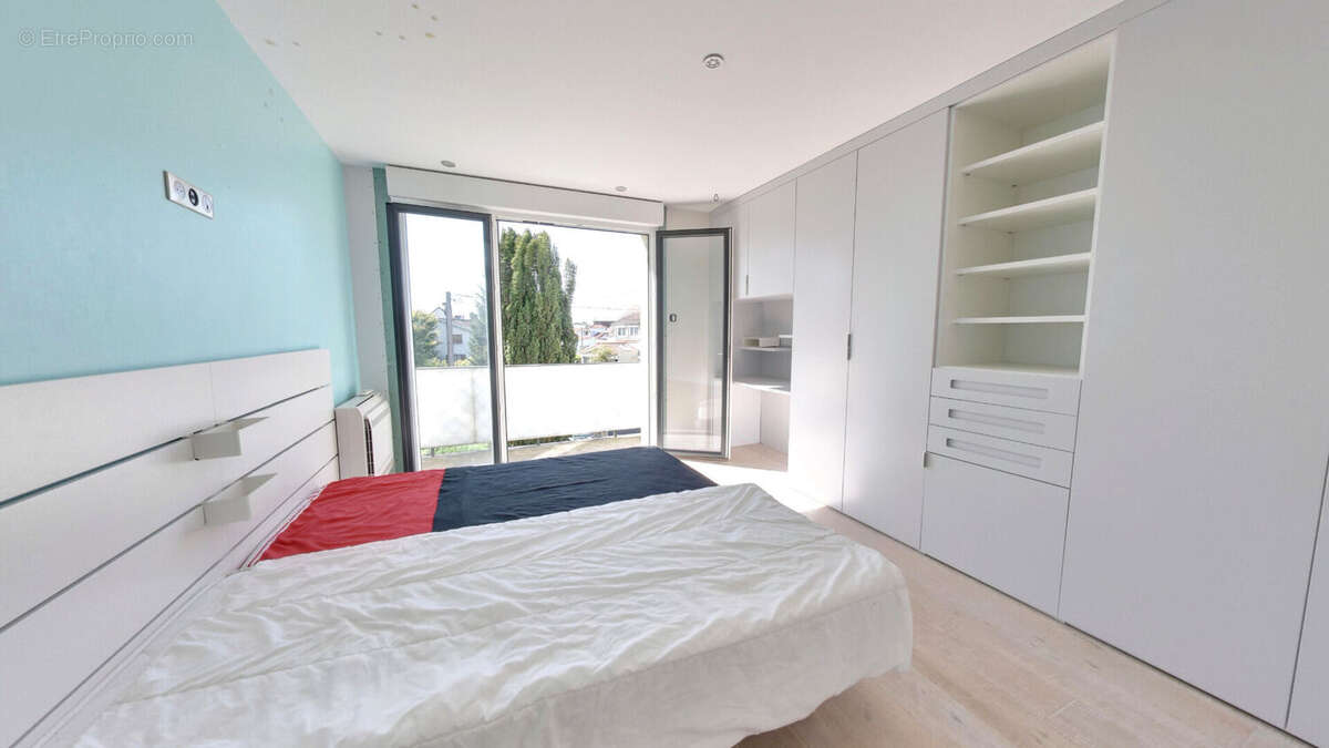 Maison à OZOIR-LA-FERRIERE