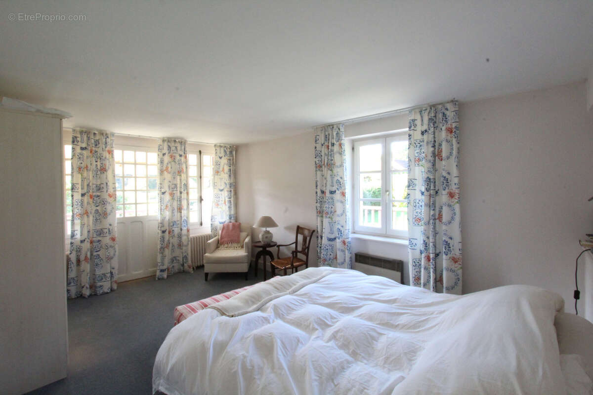 Maison à SAINT-AUBIN-LES-FORGES