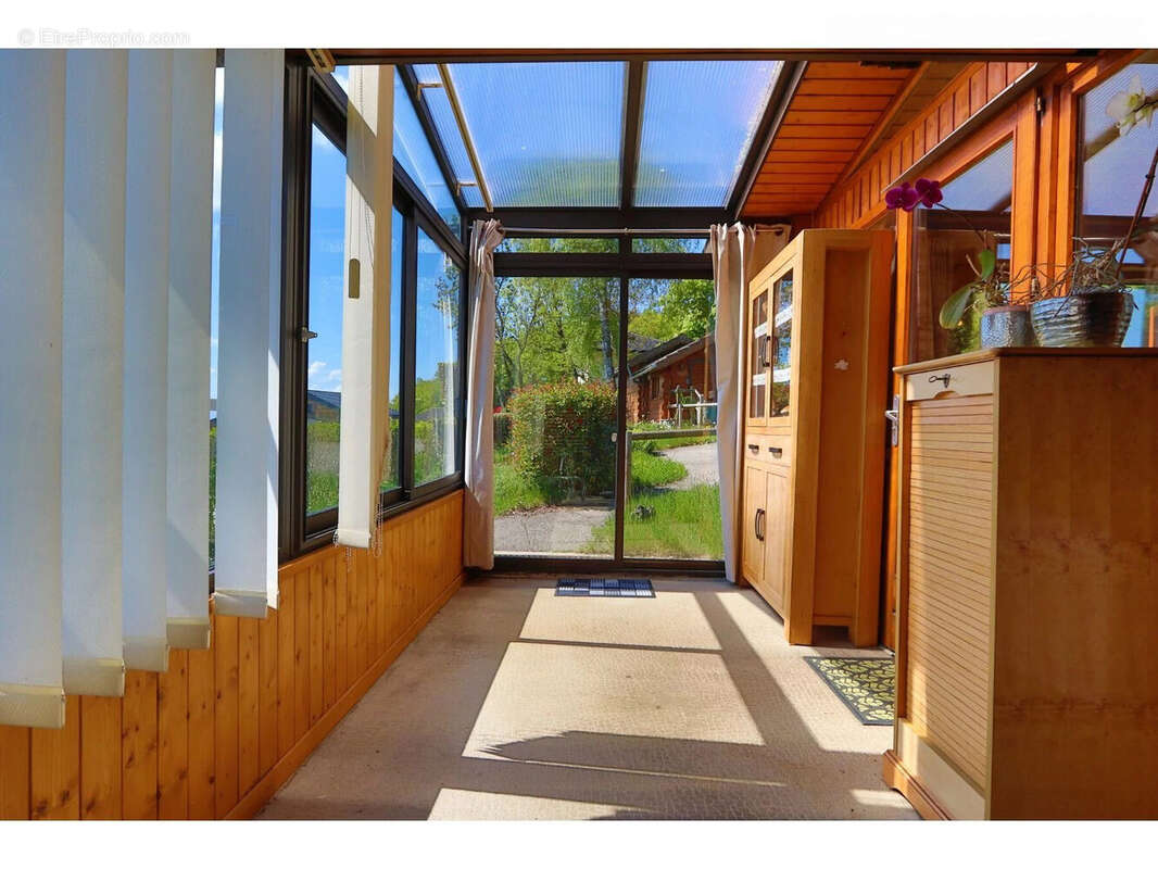 Maison 69 m² à Cuvat  - photo 9