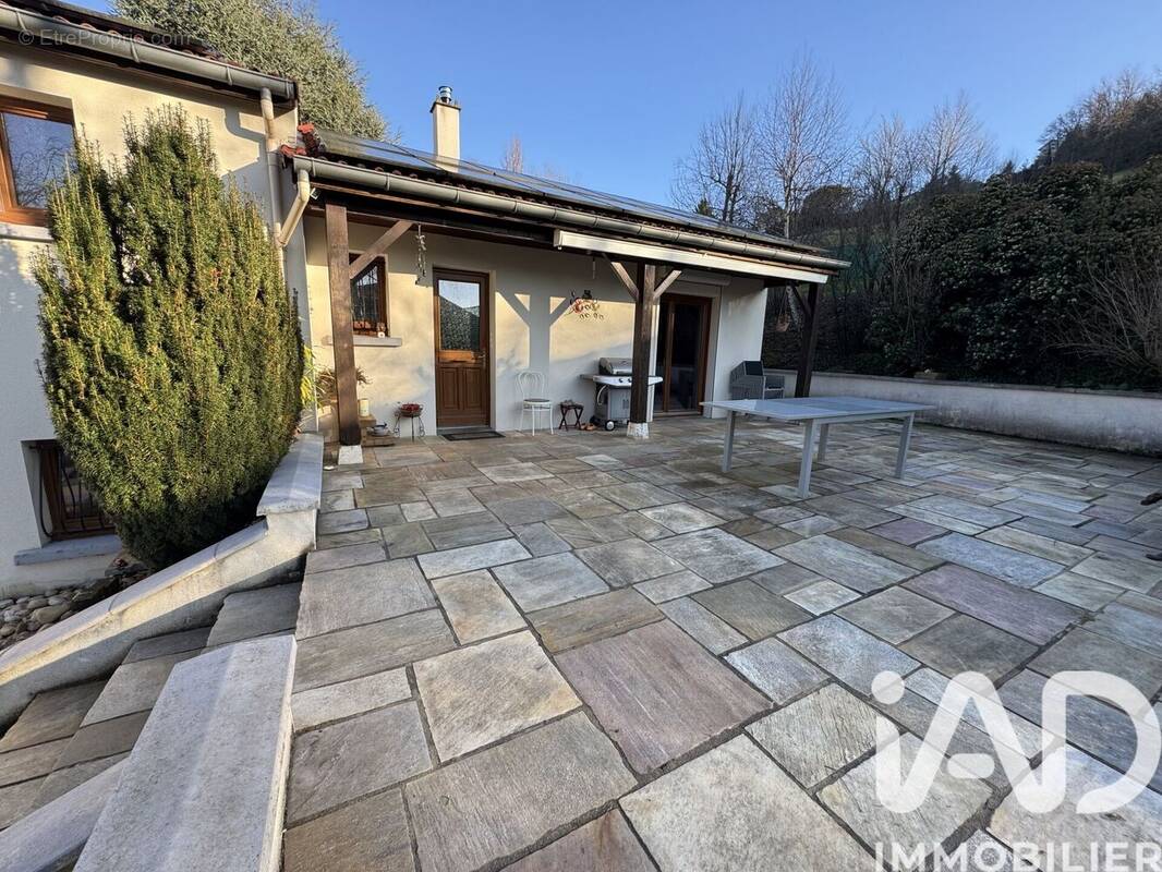 Photo 1 - Maison à SAINT-PRIEST-EN-JAREZ