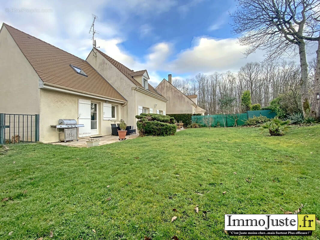 Maison 148 m² à Montfort-L'amaury  - photo 2