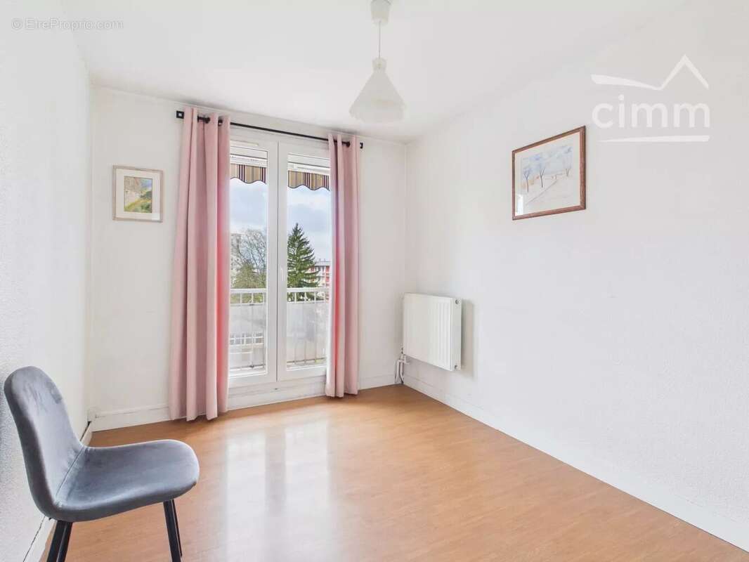 Appartement à SAINT-MARTIN-D'HERES