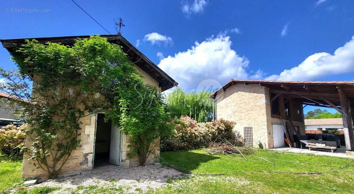 Maison à SALLES