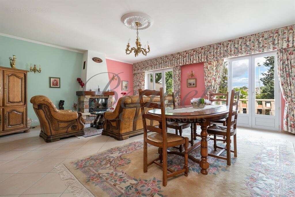 Maison à BOURG-LA-REINE