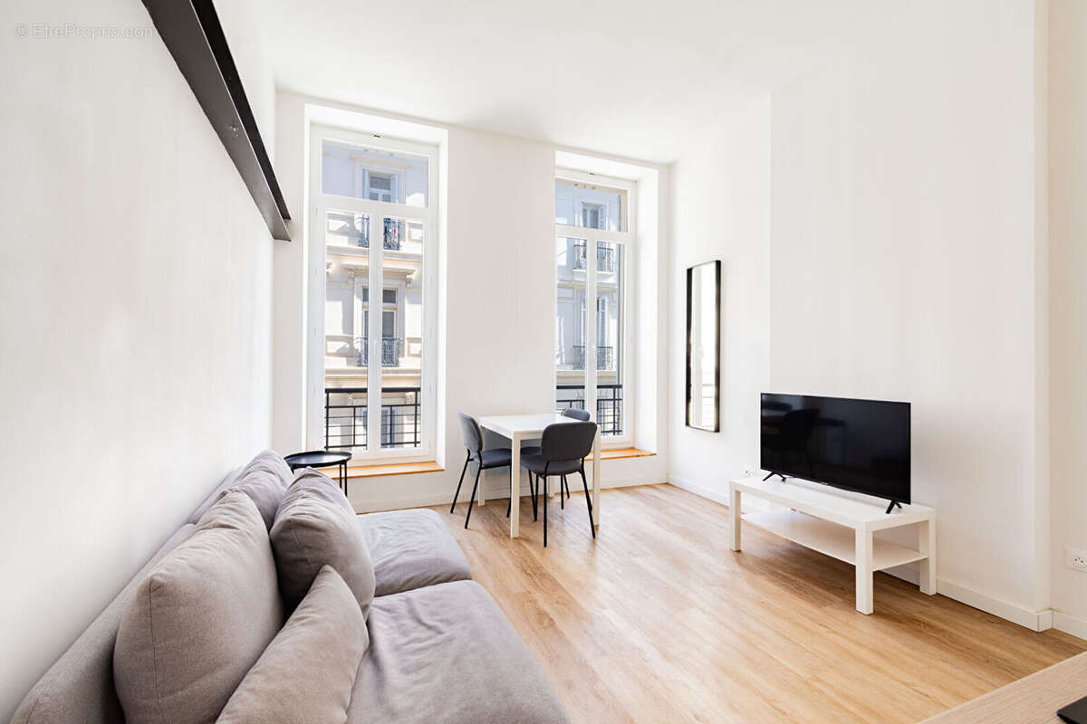 Appartement à MARSEILLE-1E