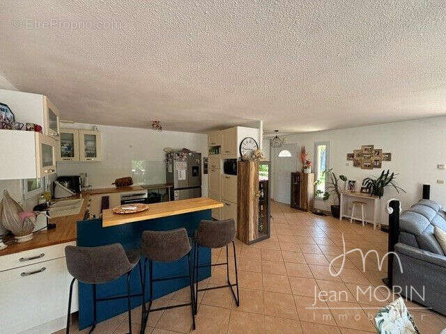 Maison 116 m² à Saint-Julien-En-Saint-Alban  - photo 6